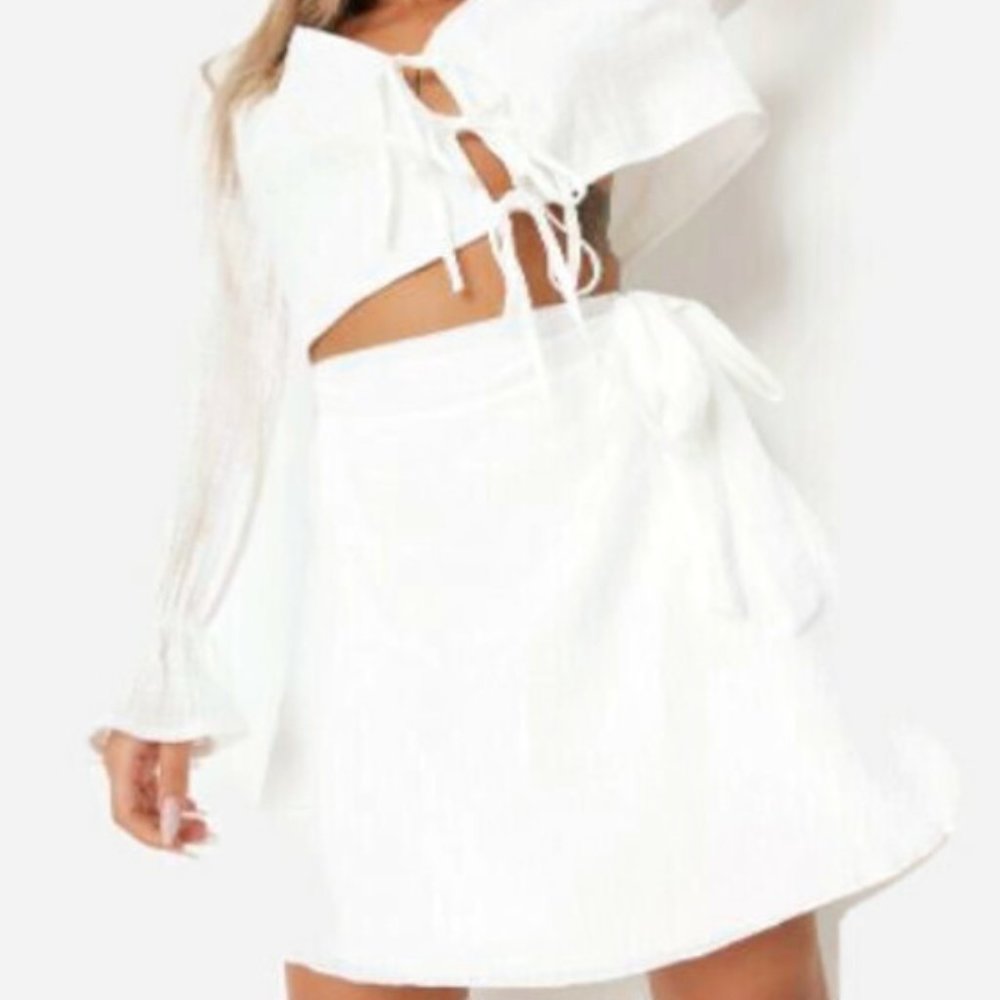 Missguided  Wrap Over Mini Skirt in White Cheesecloth